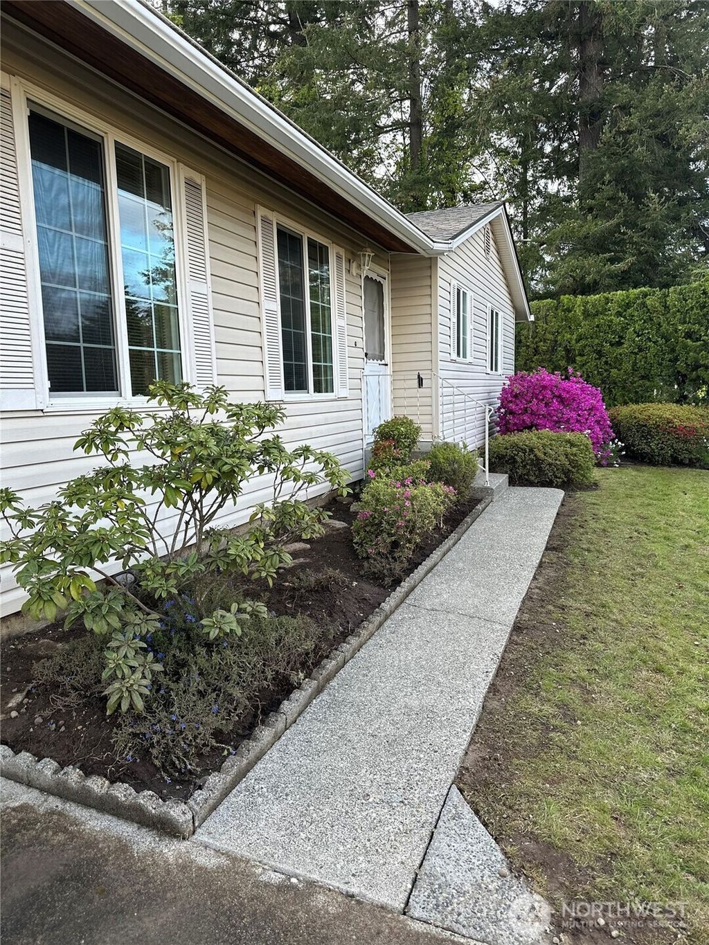 Photo of 2407 Union Avenue NE, Renton, WA 98059 (MLS # 2384472)