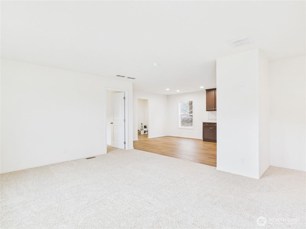 Photo of 403 2nd Street SW, Rock Island, WA 98850 (MLS # 2477987)