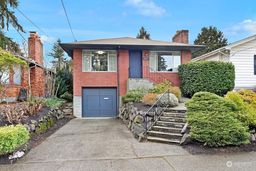 Photo of 6837 32nd Avenue NE, Seattle, WA 98115 (MLS # 2039140)