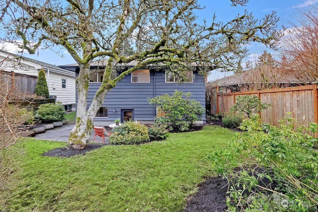 Photo of 6837 32nd Avenue NE, Seattle, WA 98115 (MLS # 2039140)