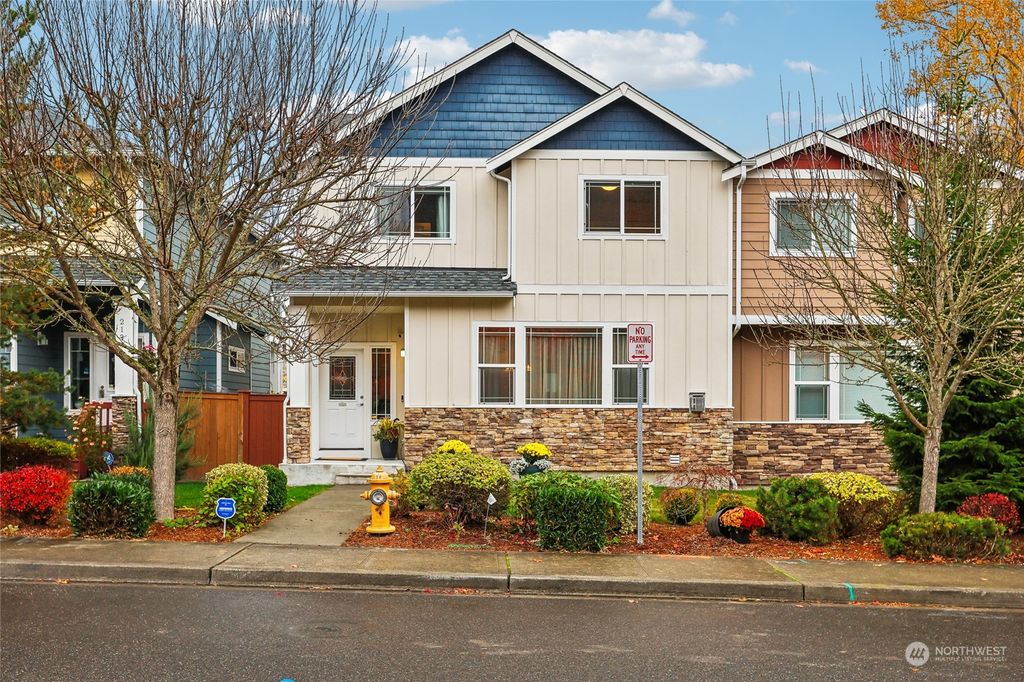 Photo of 2136 S 263rd Street, Des Moines, WA 98198 (MLS # 2310309)