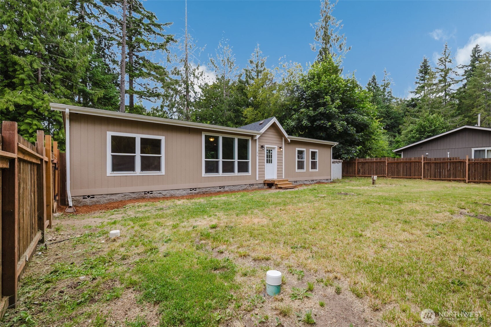 20 E Greenwood Lane
