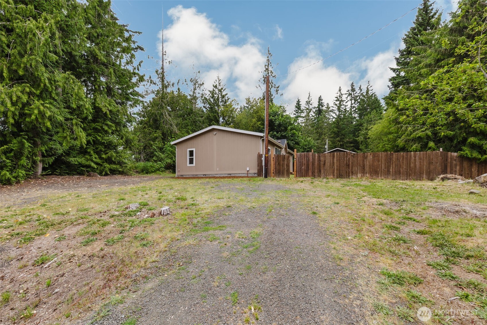 20 E Greenwood Lane