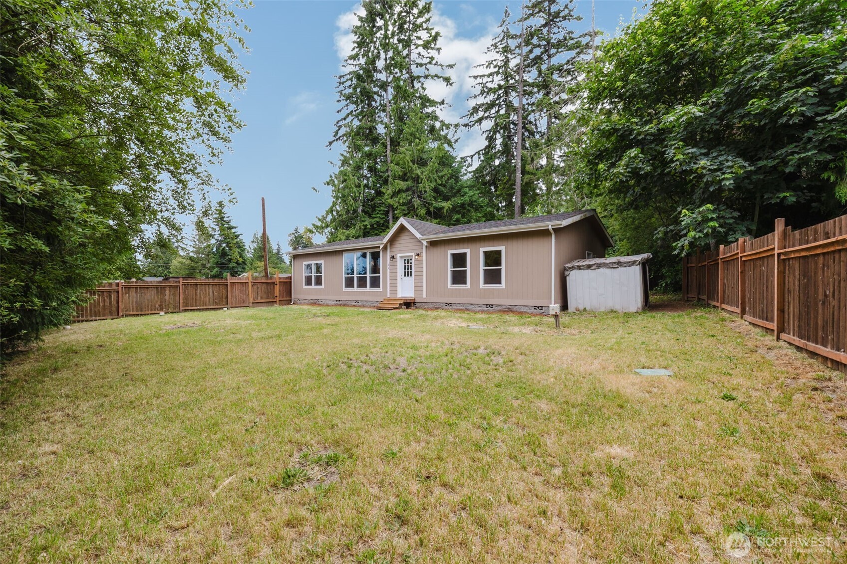 20 E Greenwood Lane