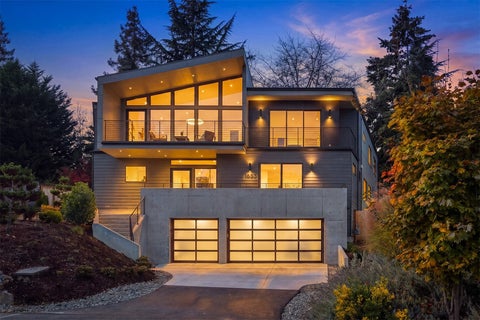 Photo of 1653 105th Avenue SE, Bellevue, WA 98004 (MLS # 2596633)