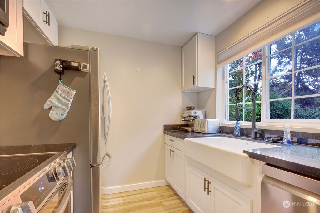 Photo of 21307 50th Avenue W #A4, Mountlake Terrace, WA 98043 (MLS # 2303376)