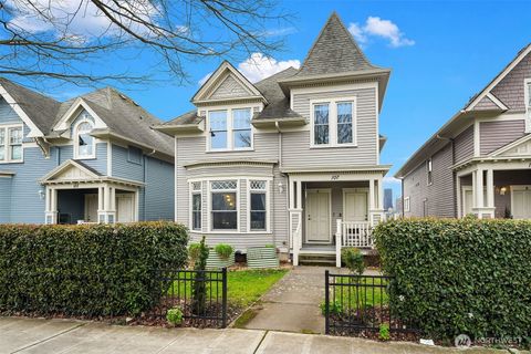 Photo of 107 23rd Avenue #A, Seattle, WA 98122 (MLS # 2491336)