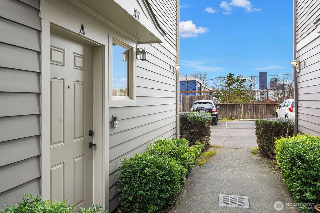 Photo of 107 23rd Avenue #A, Seattle, WA 98122 (MLS # 2491336)