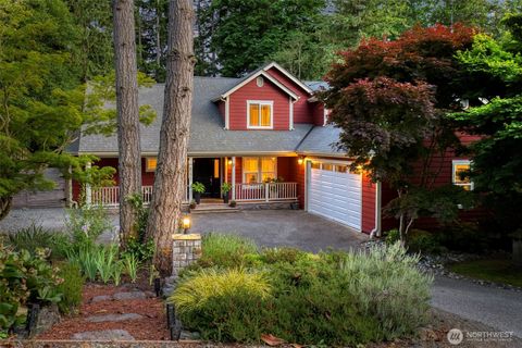 8277 New Holland Ct Bainbridge Island WA 98110