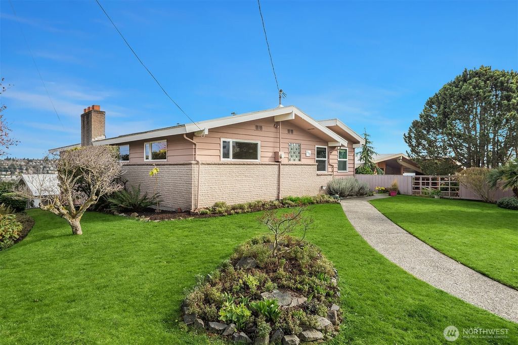 Photo of 2530 26th Avenue W, Seattle, WA 98199 (MLS # 2484354)