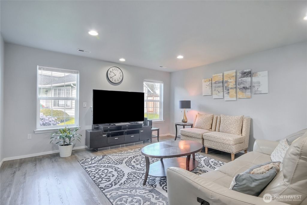 Photo of 1430 SW 352nd Ct Ct, Federal Way, WA 98023 (MLS # 2493987)