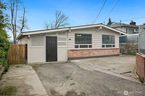 Photo of 7226 33rd Avenue S, Seattle, WA 98118 (MLS # 2486020)