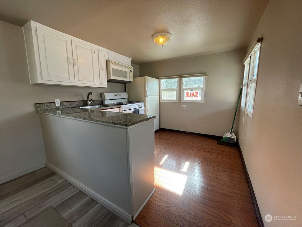 Photo of 10515 Woodinville Drive #25, Bothell, WA 98011 (MLS # 2041310)