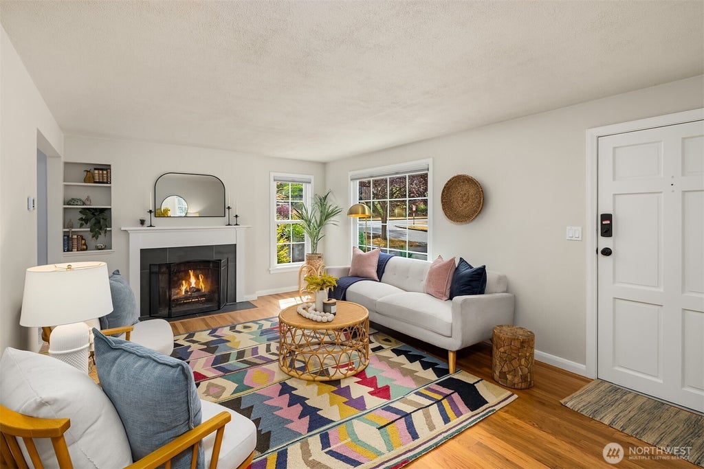 Photo of 6052 37th Ave AVE SW, Seattle, WA 98126 (MLS # 2578261)