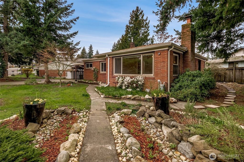 Photo of 14235 6th Avenue SW, Burien, WA 98166 (MLS # 2498184)