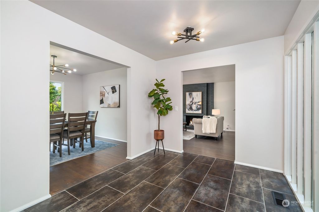 Photo of 3325 84th Avenue SE, Mercer Island, WA 98040 (MLS # 2049553)