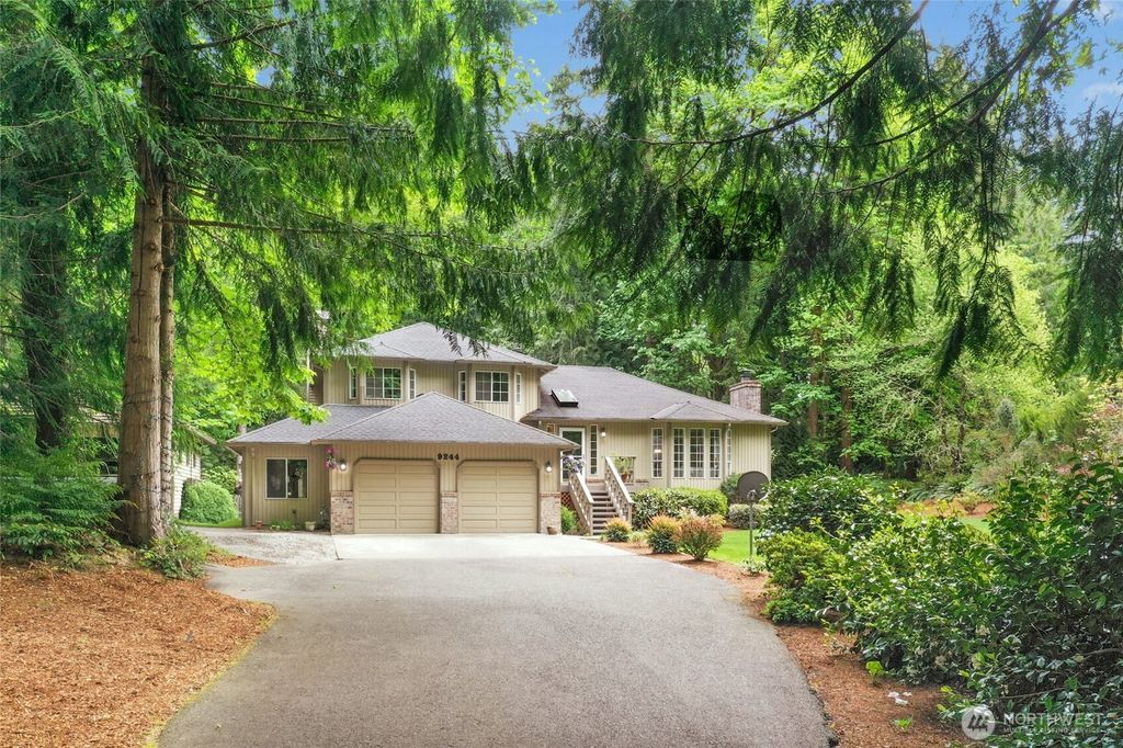 Photo of 9244 215th Avenue NE, Redmond, WA 98053 (MLS # 2380260)