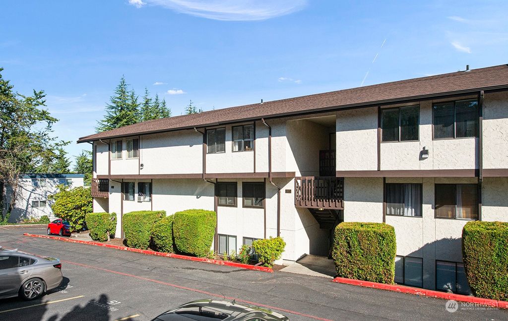 Photo of 3521 S 160th Street #C3, SeaTac, WA 98188 (MLS # 2164309)