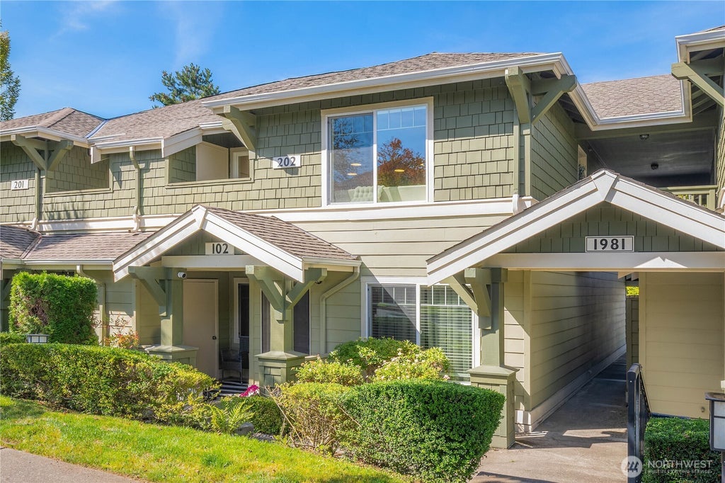 Photo of 1981 24th Avenue NE #202, Issaquah, WA 98029 (MLS # 2580639)