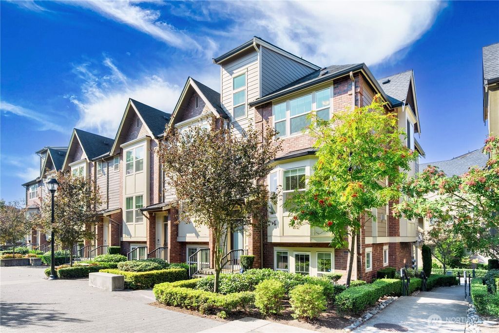 Photo of 1317 Brooklyn Walk Walk NE #18, Issaquah, WA 98029 (MLS # 2436836)