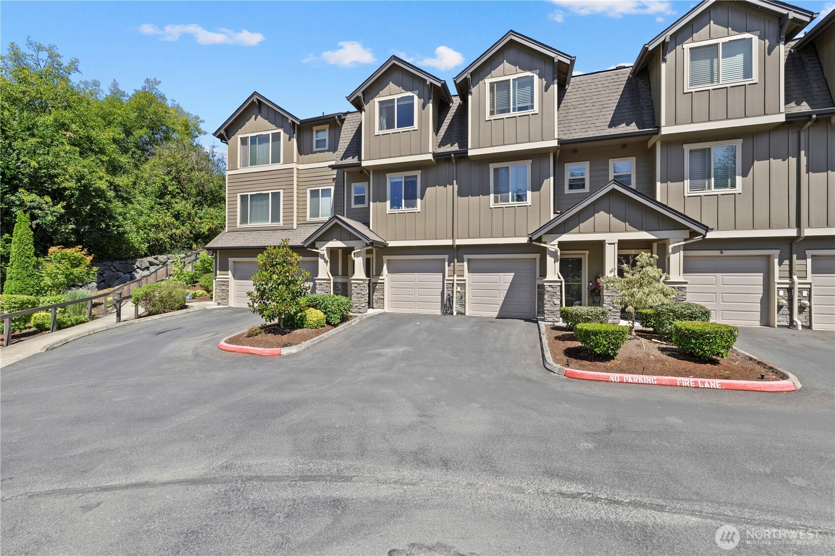 1900 Weaver Road L102