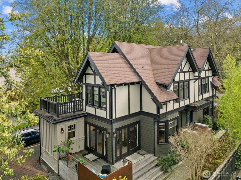 Photo of 1157 Federal Avenue E, Seattle, WA 98102 (MLS # 2359389)