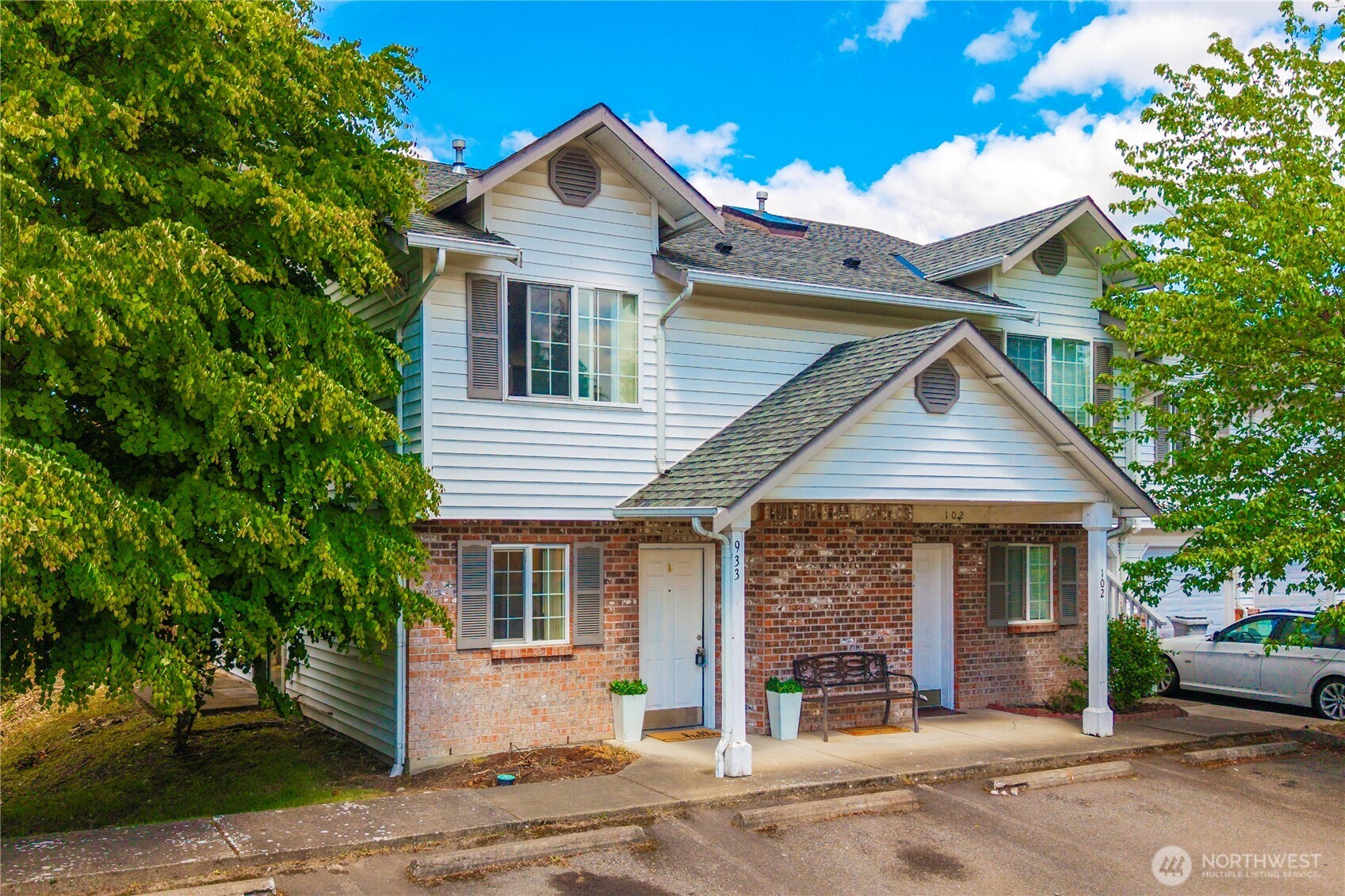 933 4th Ave N 101