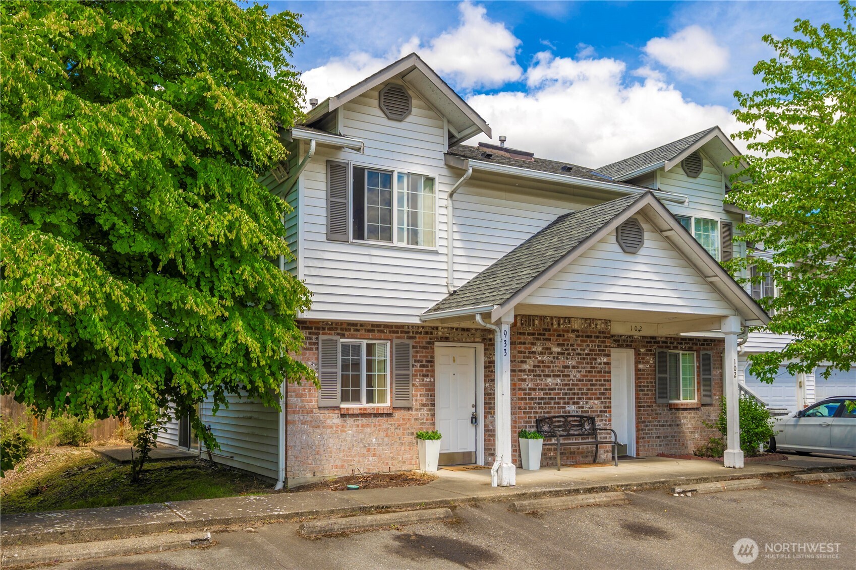 933 4th Ave N 101