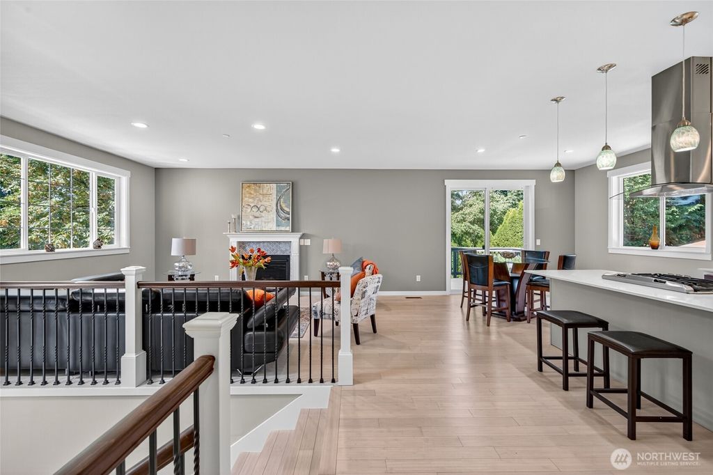 Photo of 7512 NE 202nd Place, Kenmore, WA 98028 (MLS # 2411053)