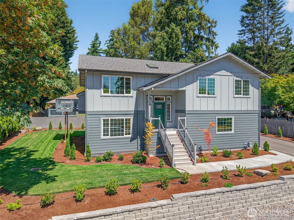 Photo of 7512 NE 202nd Place, Kenmore, WA 98028 (MLS # 2411053)
