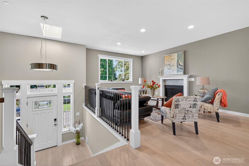 Photo of 7512 NE 202nd Place, Kenmore, WA 98028 (MLS # 2411053)