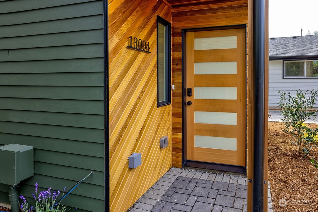 Photo of 13004 Sunnyside Avenue N, Seattle, WA 98133 (MLS # 2160856)