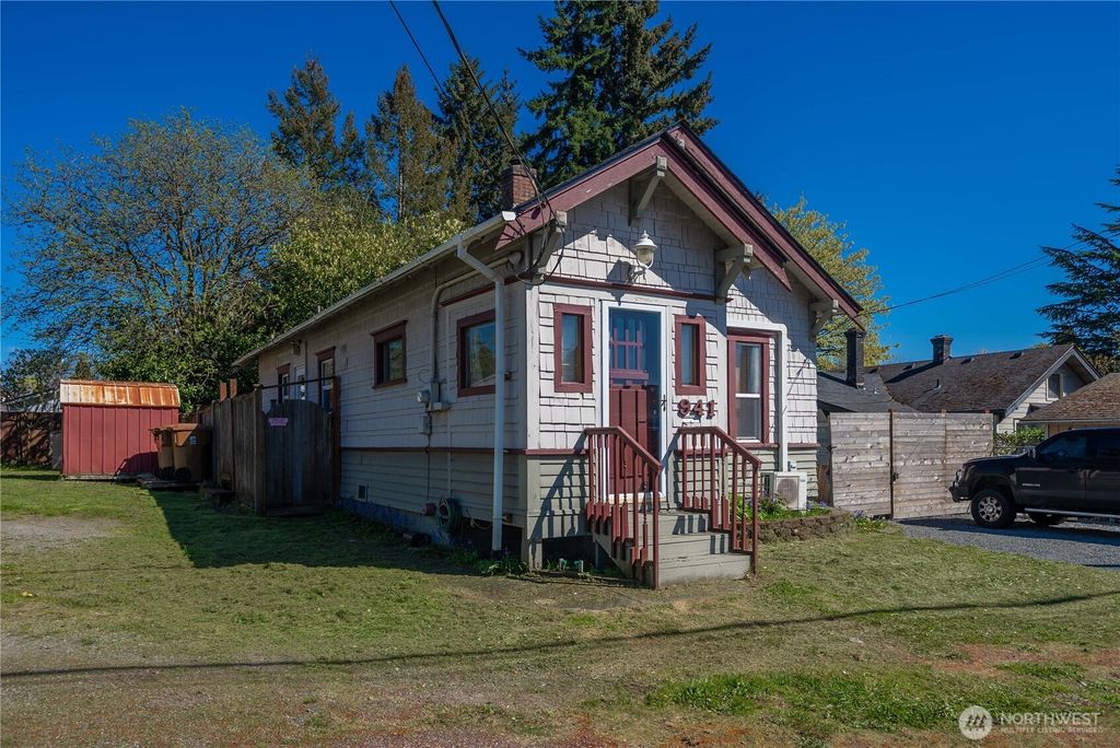 Photo of 941 S Sprague Avenue, Tacoma, WA 98405 (MLS # 2504056)