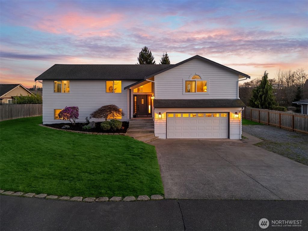 Photo of 1442 Sunset Avenue, Ferndale, WA 98248 (MLS # 2497877)