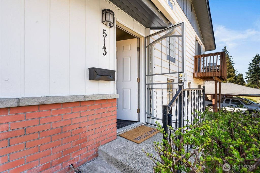 Photo of 513 Harrington Avenue NE, Renton, WA 98056 (MLS # 2500547)