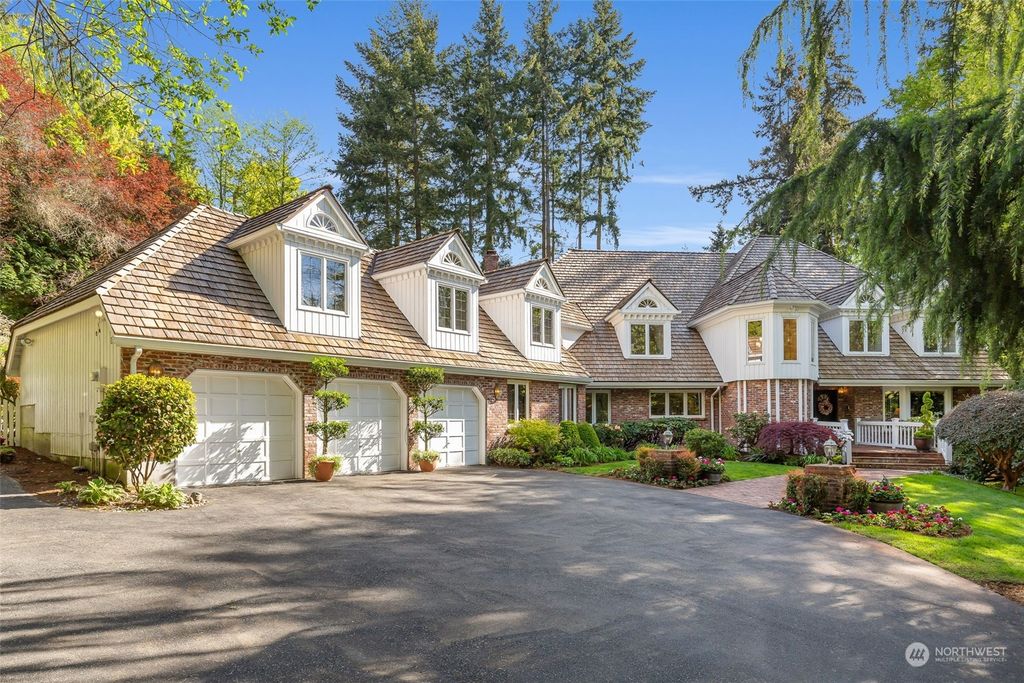 Photo of 11901 NE 36th Place, Bellevue, WA 98005 (MLS # 2218631)