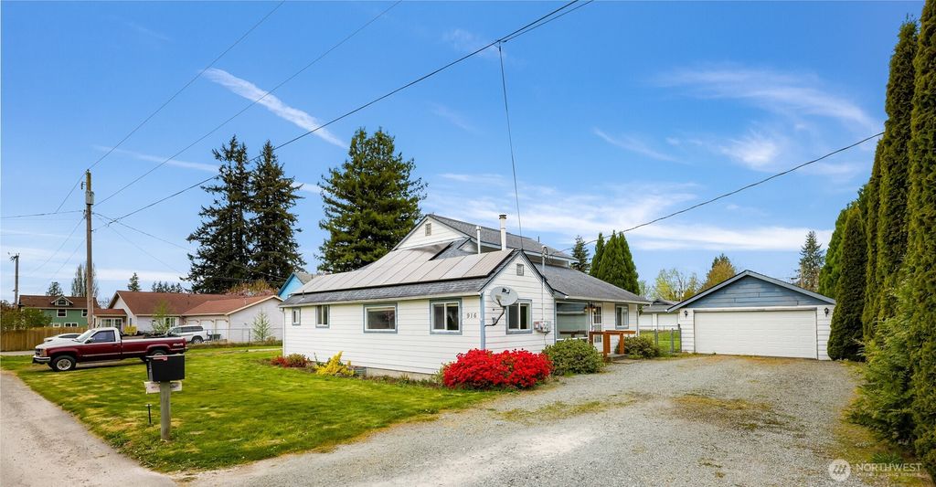 Photo of 916 Jennings Street, Sedro Woolley, WA 98284 (MLS # 2510752)