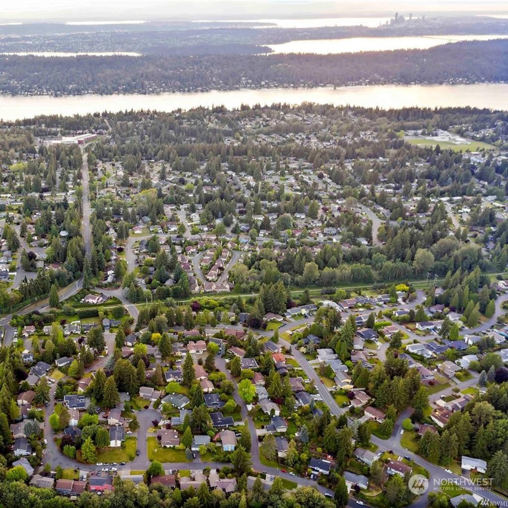 Photo of 12943 SE 68th Street, Bellevue, WA 98006 (MLS # 2029457)