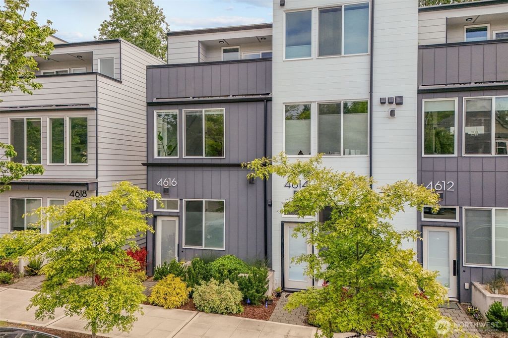 Photo of 4616 Woodland Park Avenue N, Seattle, WA 98103 (MLS # 2375437)