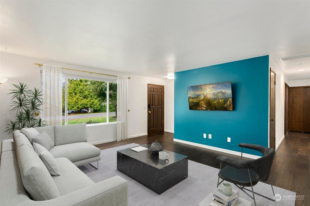 Photo of 13516 181st Avenue SE, Renton, WA 98059 (MLS # 2201910)