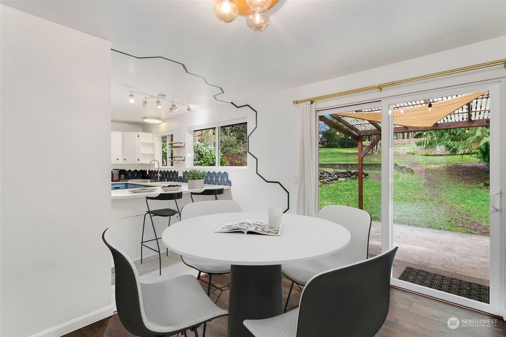 Photo of 13516 181st Avenue SE, Renton, WA 98059 (MLS # 2201910)