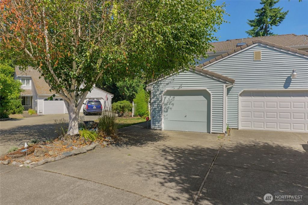 Photo of 31078 9th Avenue S, Federal Way, WA 98003 (MLS # 2422911)