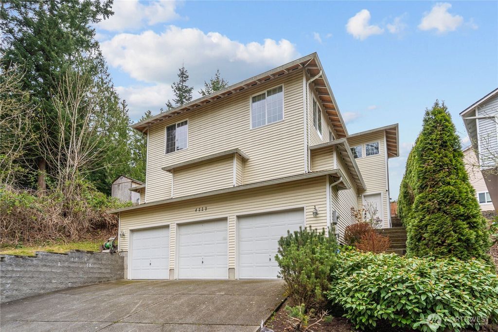 Photo of 4229 146th Pl Pl SW, Lynnwood, WA 98087 (MLS # 2355912)