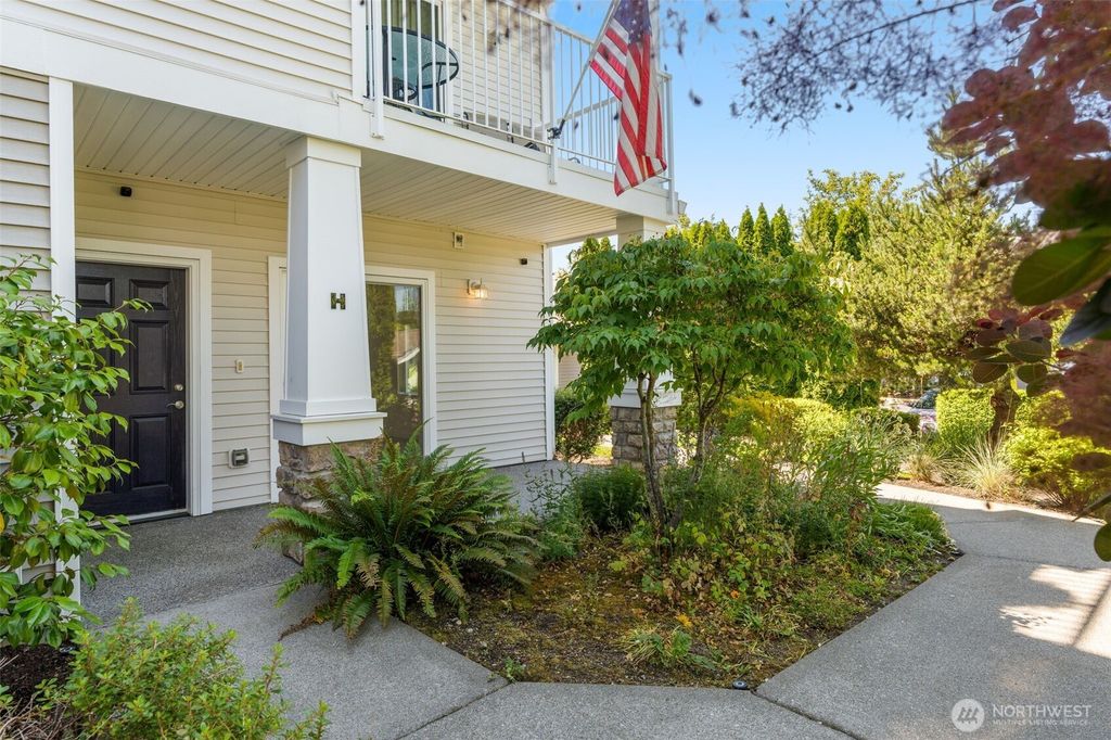 Photo of 6409 Hazel Lane SE #H, Auburn, WA 98092 (MLS # 2457473)