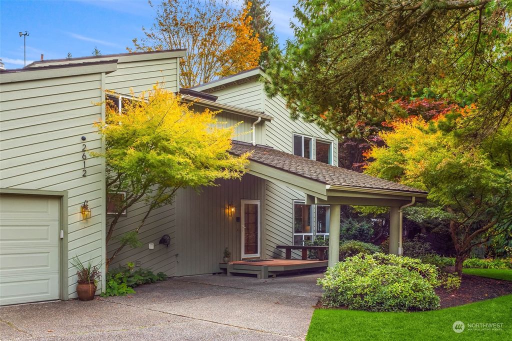Photo of 2612 Sahalee Drive E, Sammamish, WA 98074 (MLS # 2176920)