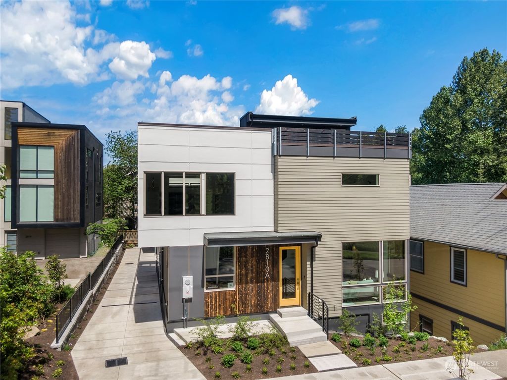 Photo of 2810 SW Genesee Street #A, Seattle, WA 98126 (MLS # 2055750)
