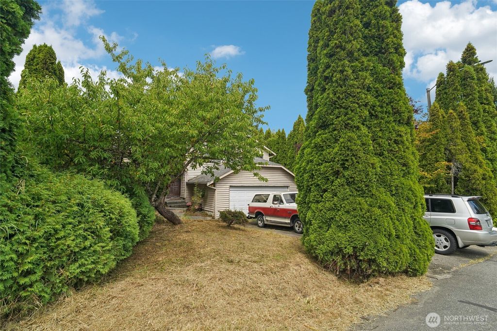 Photo of 525 164th Place SE, Bothell, WA 98012 (MLS # 2416708)