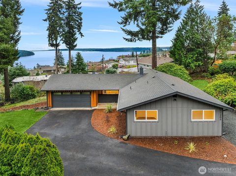 11203 Hallstrom Drive NW Gig Harbor WA 98332
