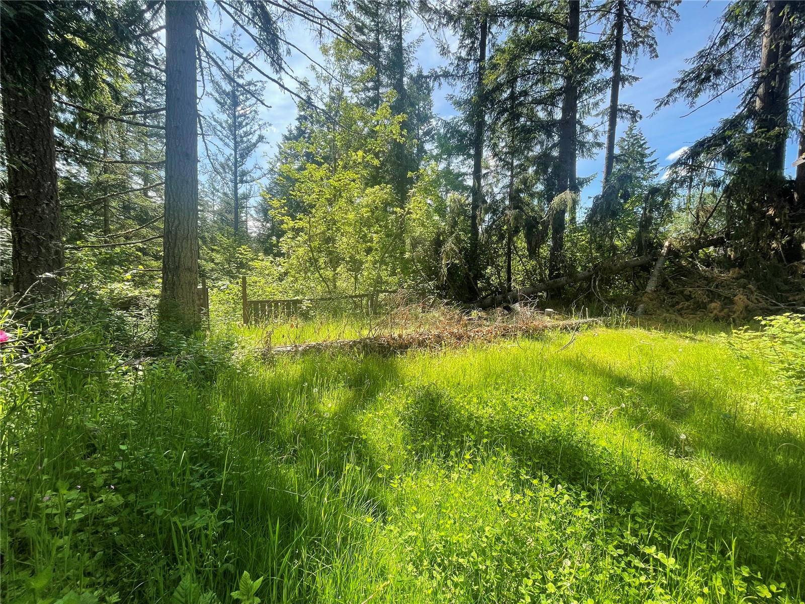 17533 E Clear Lake Boulevard SE