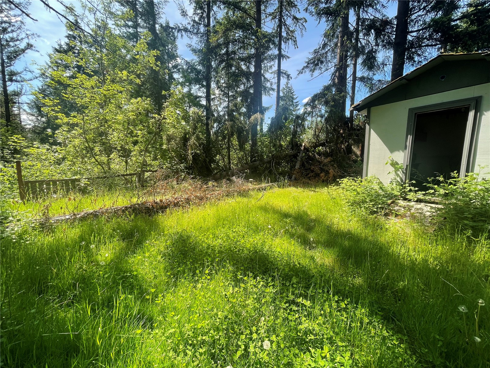 17533 E Clear Lake Boulevard SE